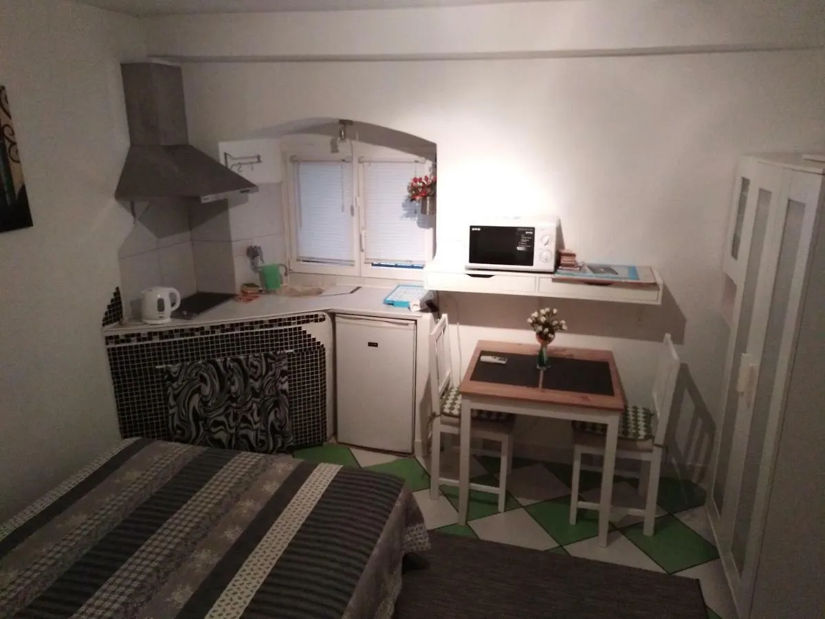 Split Studio Irisha Apartment